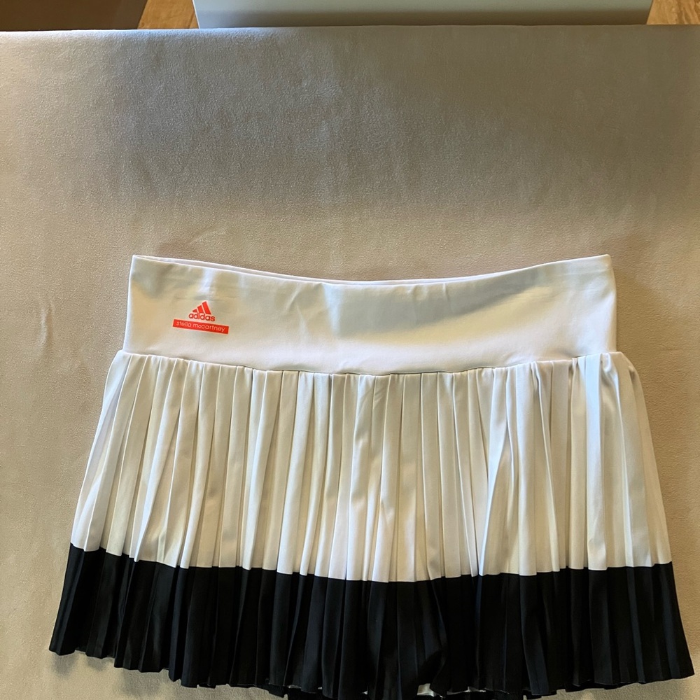 Stella McCartney Adidas White and Black Pleated Skort sz L